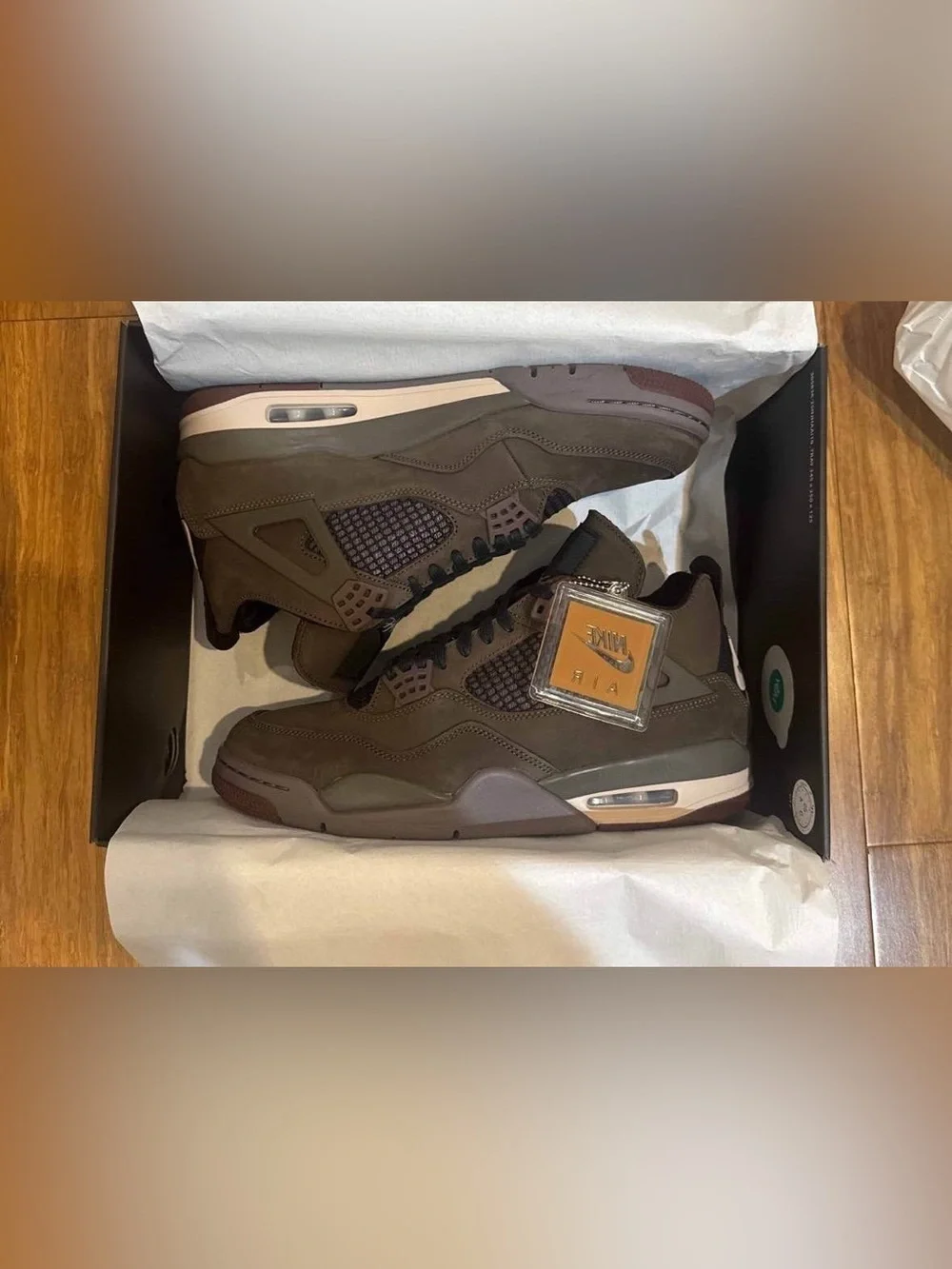 Air Jordan 4 Retro OG x A Ma Maniére
